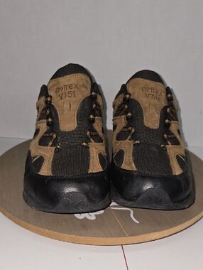 Aetrex Men's Black and Brown Athletic Sneakers